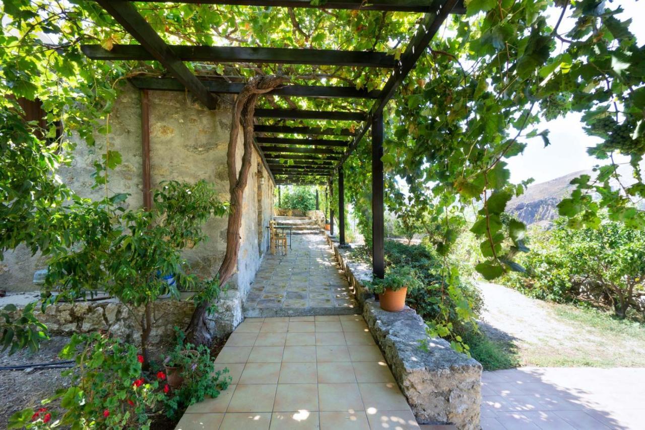 Villa Talos Palaiochora Exterior photo